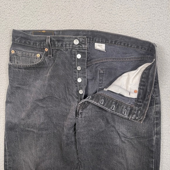 Vintage Levis 501xx Jeans Mens 34x32 Black Denim Great Fade Grunge Button Fly - Picture 4 of 13